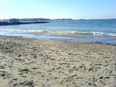 face aux embiez et à pied vers le brusc, du sable fin a volonté