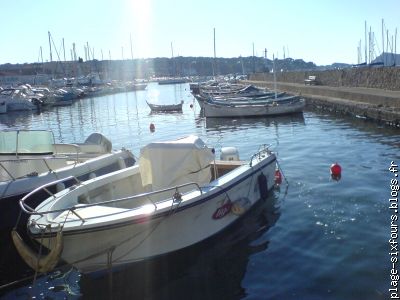 port du brusc et ses pointus...authentiqu e!