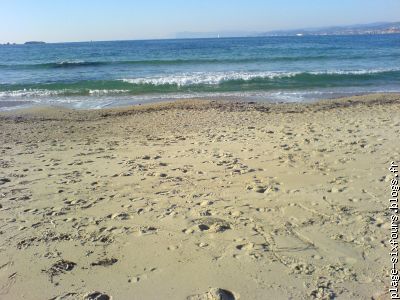 plage de sable fin accessible a pied